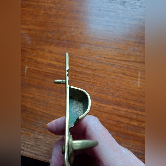 Vintage solid brass scissor style candle snuffer - Picture 4 of 6